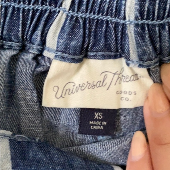 Universal Thread Shorts - Picture 2 of 3